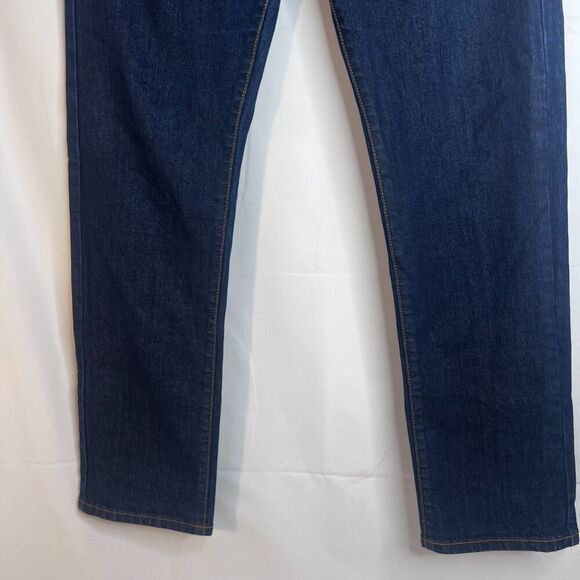 GUESS Dark Wash Denim Blue Jeans Cosmetic Back Zip Pockets Size 31/30 - Picture 3 of 10